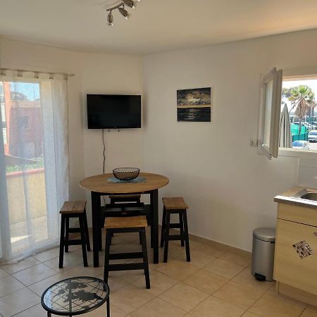 Plein Sud, Bel Appartement 20 Metres De La Plage La Capte Hyeres Bagian luar foto