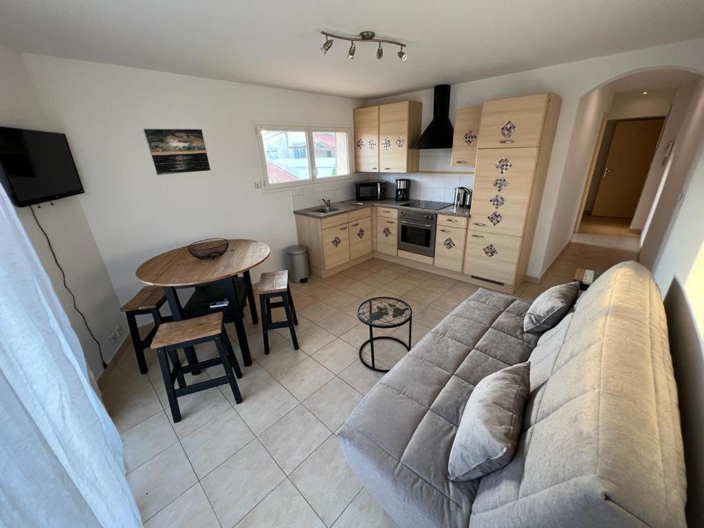 Plein Sud, Bel Appartement 20 Metres De La Plage La Capte Hyeres Bagian luar foto