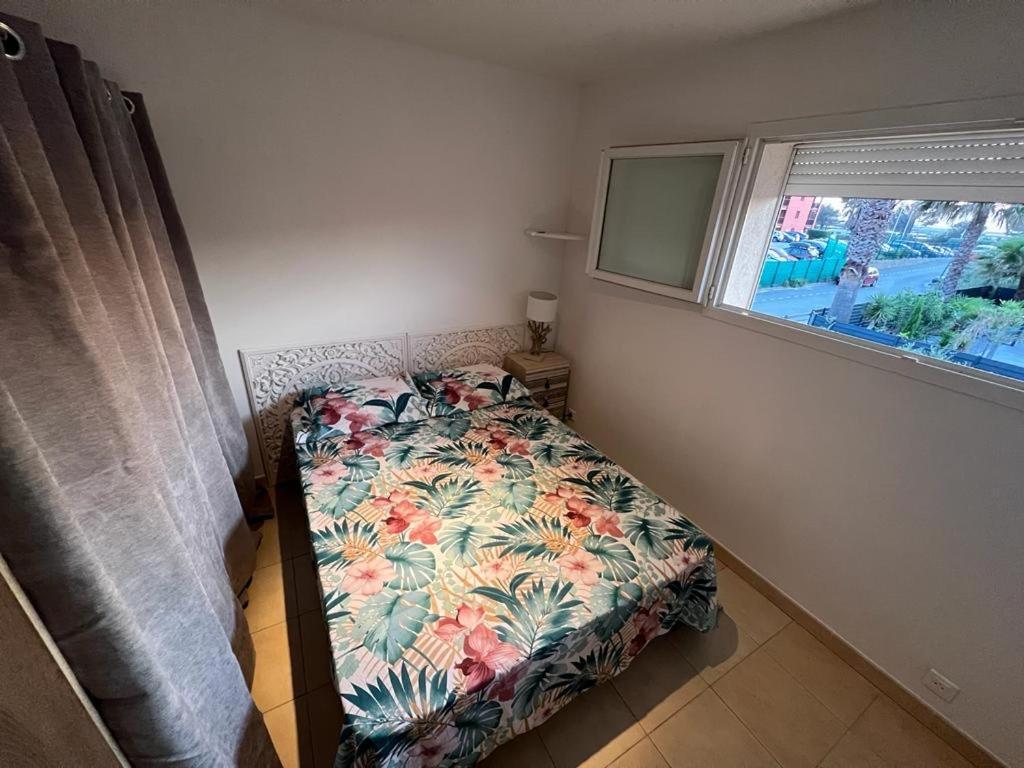 Plein Sud, Bel Appartement 20 Metres De La Plage La Capte Hyeres Bagian luar foto